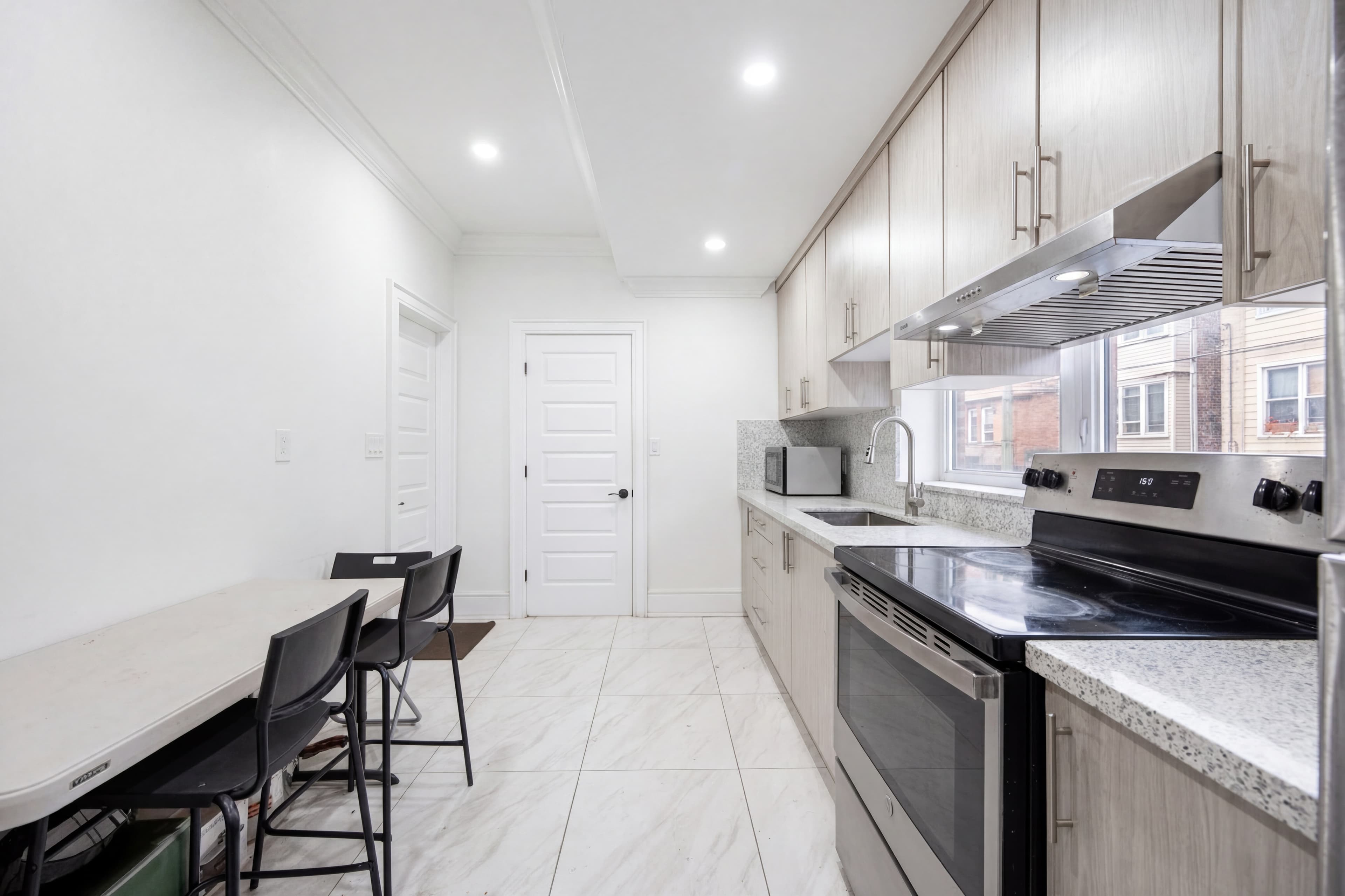 kitchen_1.jpg