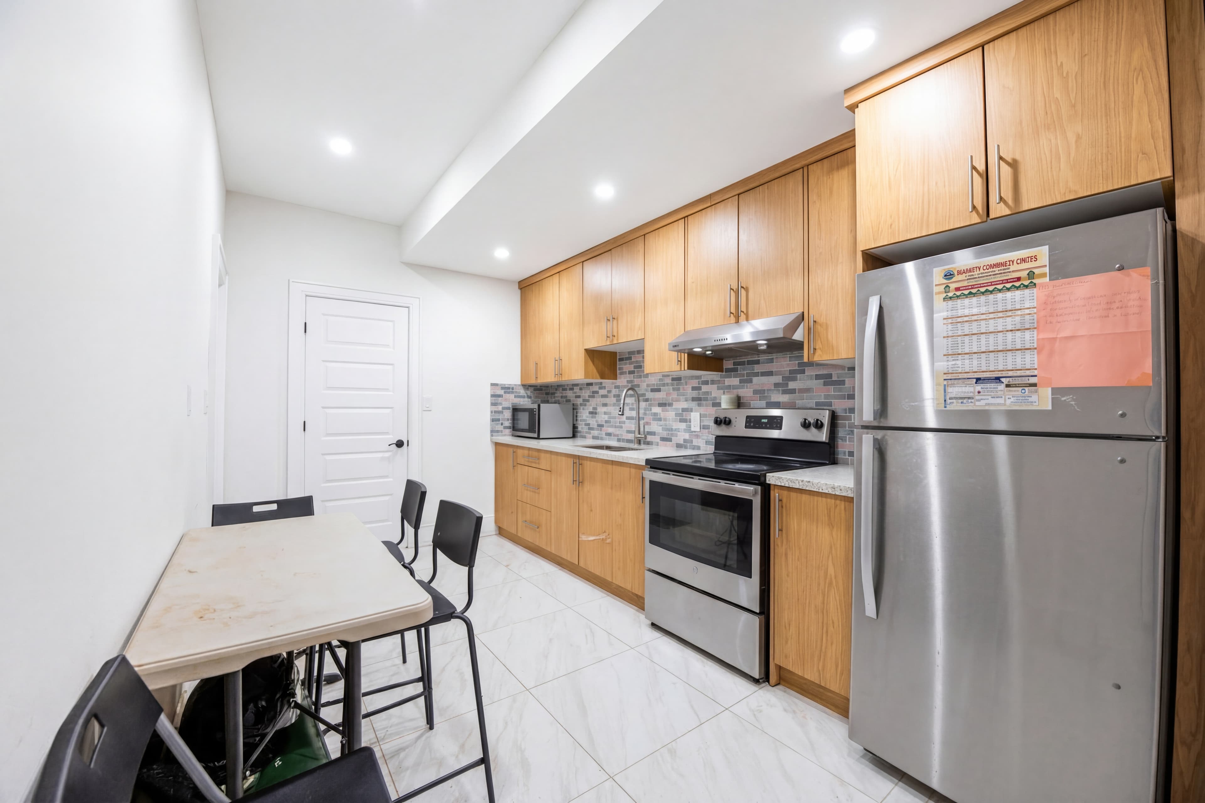 kitchen_2.jpg